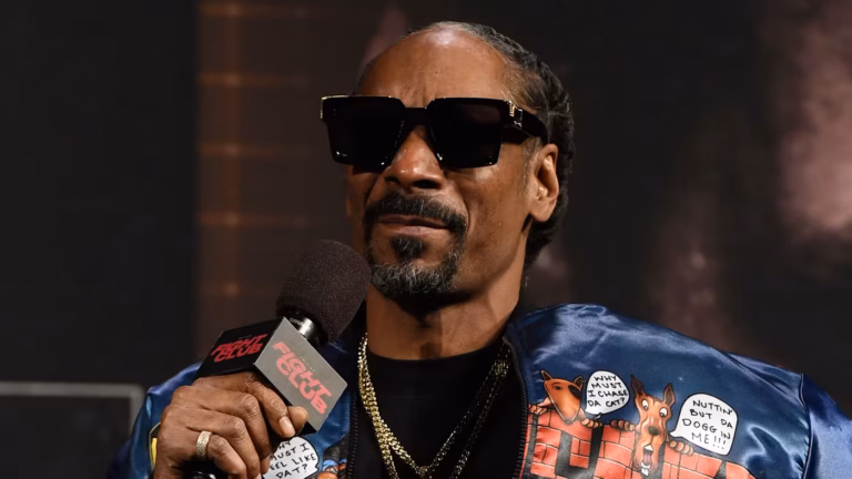 SNOOP DOGG asks his friends and family to pray for him!