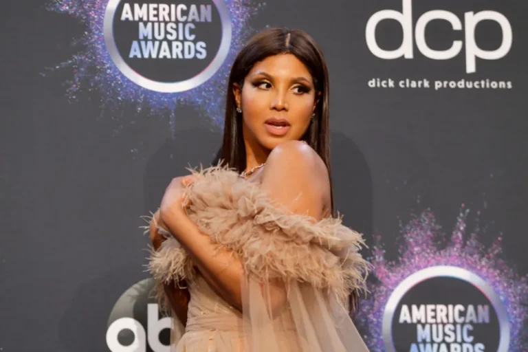 Toni Braxton Breaks the Internet in Lingerie for 59th Birthday: ‘I’m Still Feeling Sexy’