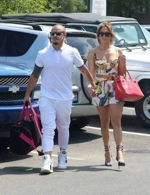 Jennifer Lopez 54 Steps Out With Her New Boyfriend And Everyone Wants to Know Who He Is